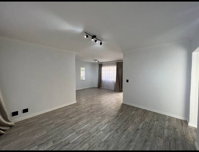 2 BEDROOM APARTMENT RENTED IN BRYANSTON